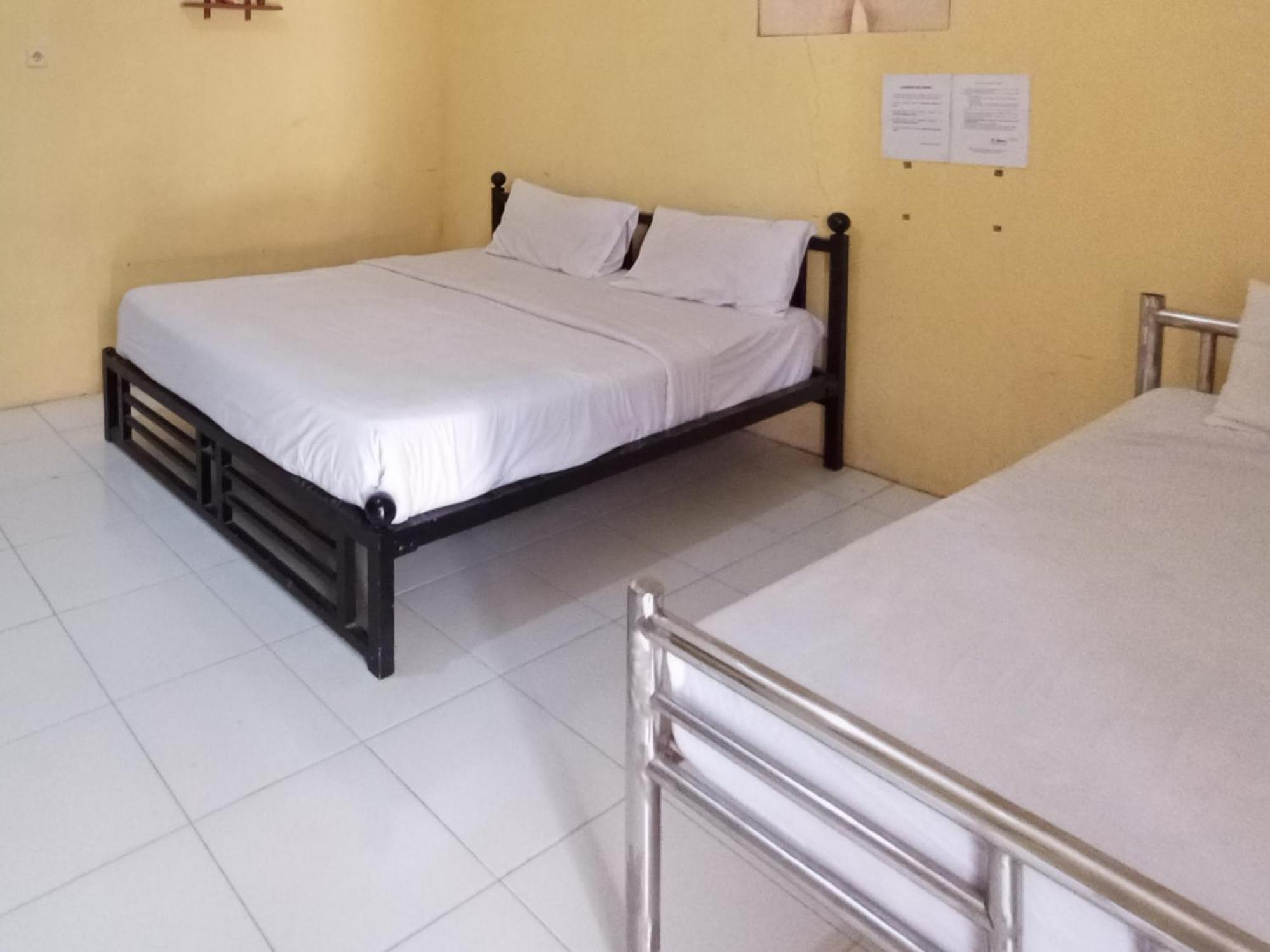 Reddoorz At El Shaday Homestay Banyuwangi Banyuwangi  Exterior foto