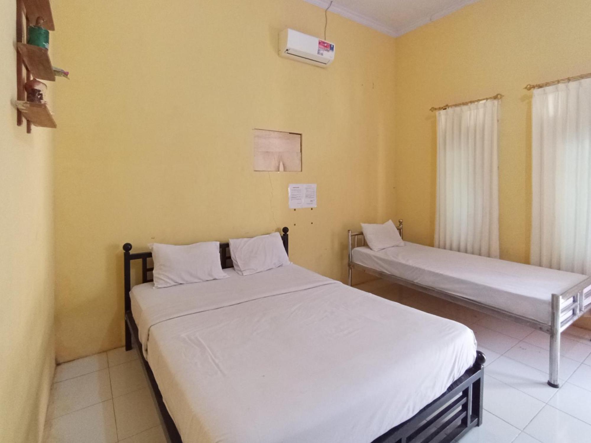 Reddoorz At El Shaday Homestay Banyuwangi Banyuwangi  Exterior foto