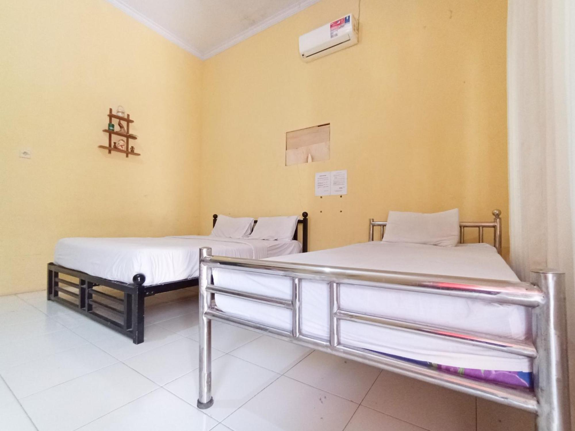 Reddoorz At El Shaday Homestay Banyuwangi Banyuwangi  Exterior foto